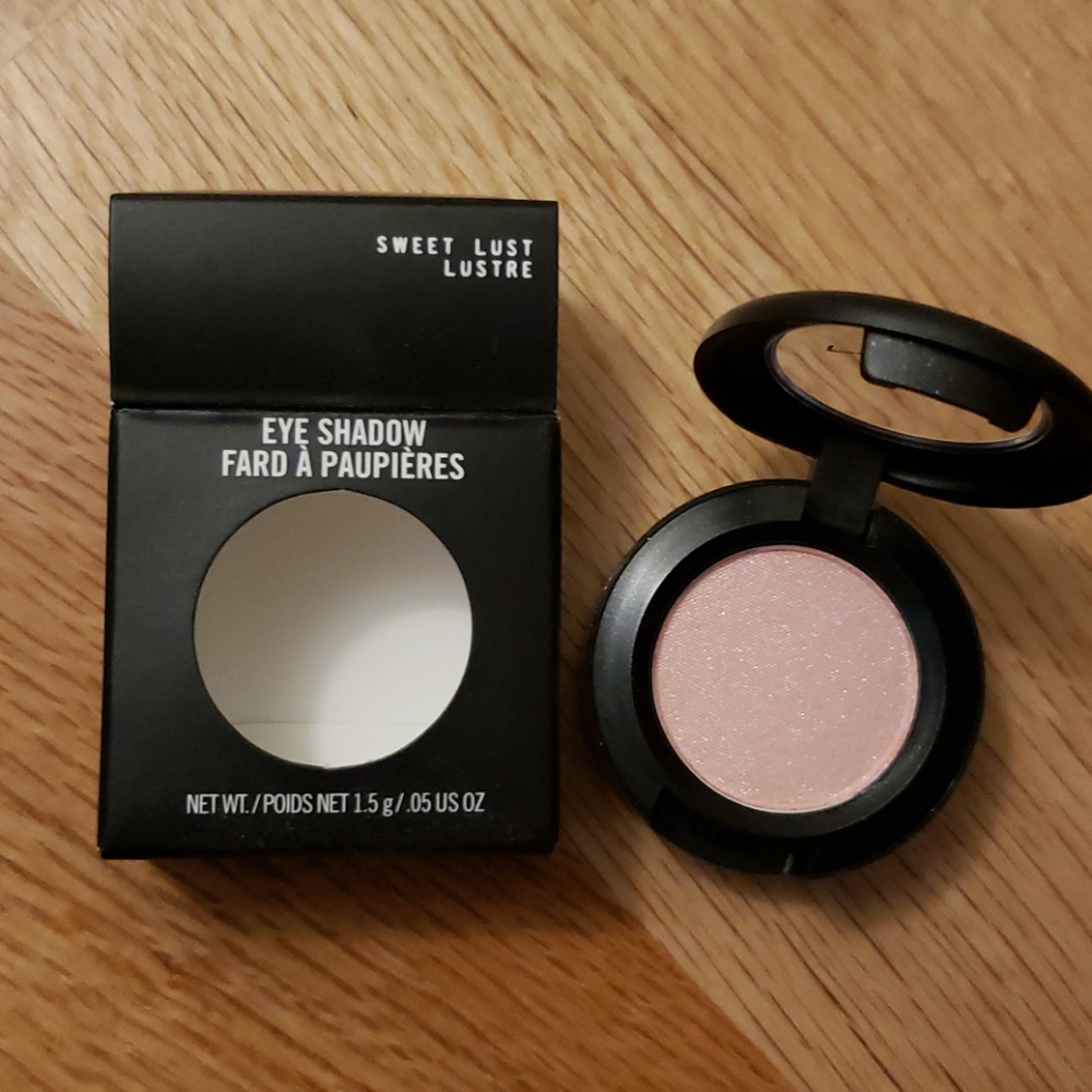 NIB MAC "Sweet Lust" Eyeshadow